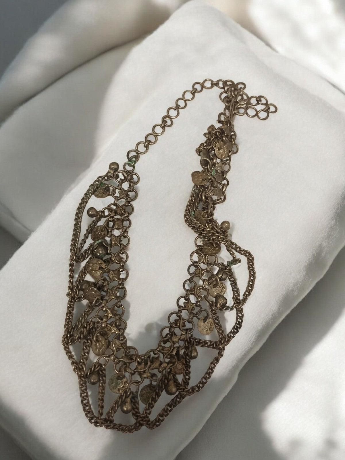 Collier vintage rétro, chaîne médailles pampilles, bijou fantaisie ancien