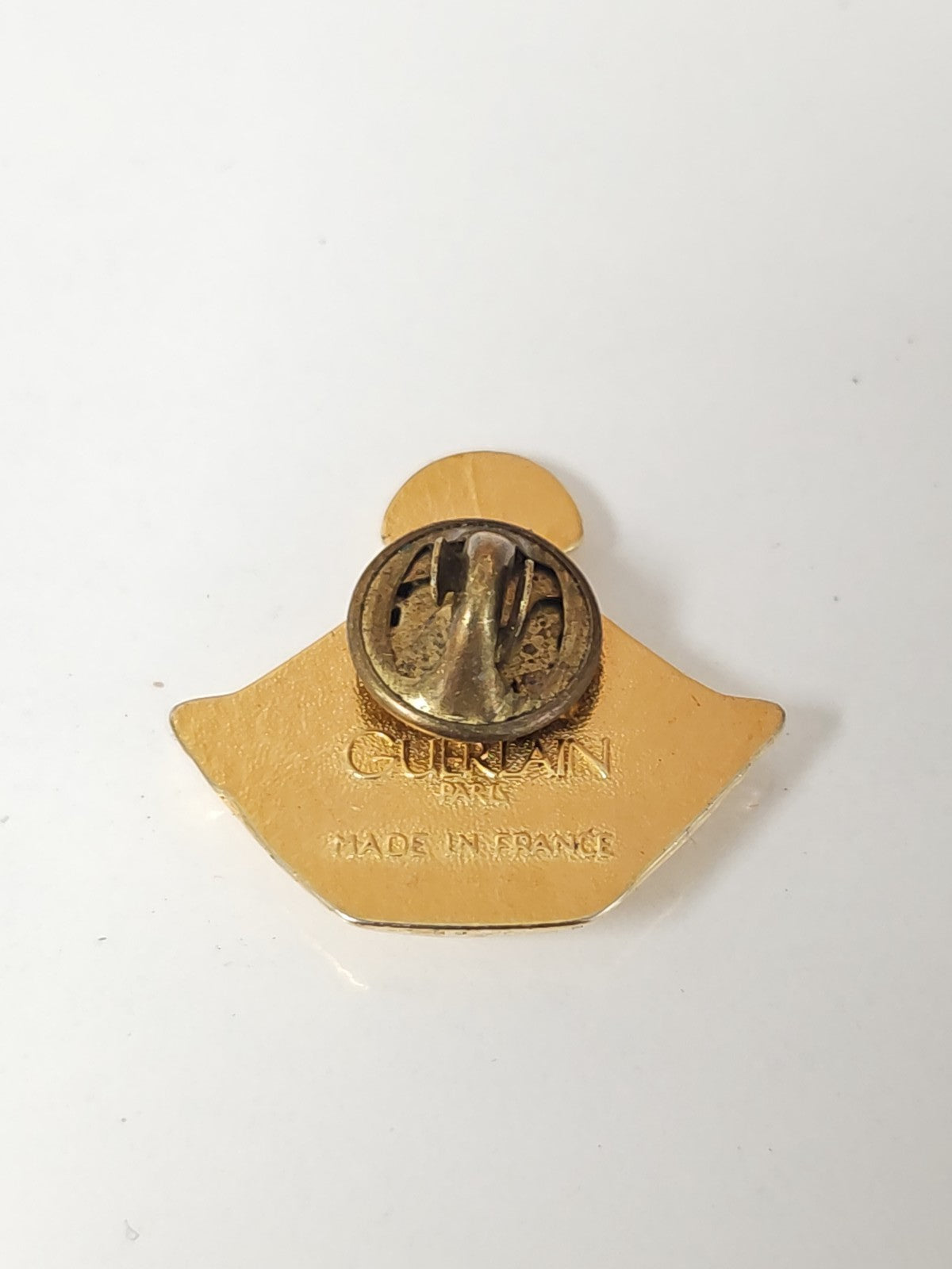 Pin's vintage ancien Guerlain parfum collection rare rétro accessoire publicitai