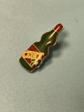 Pin's vintage bouteille vin get 27 collection, émaillé vert rouge (Ref 18)