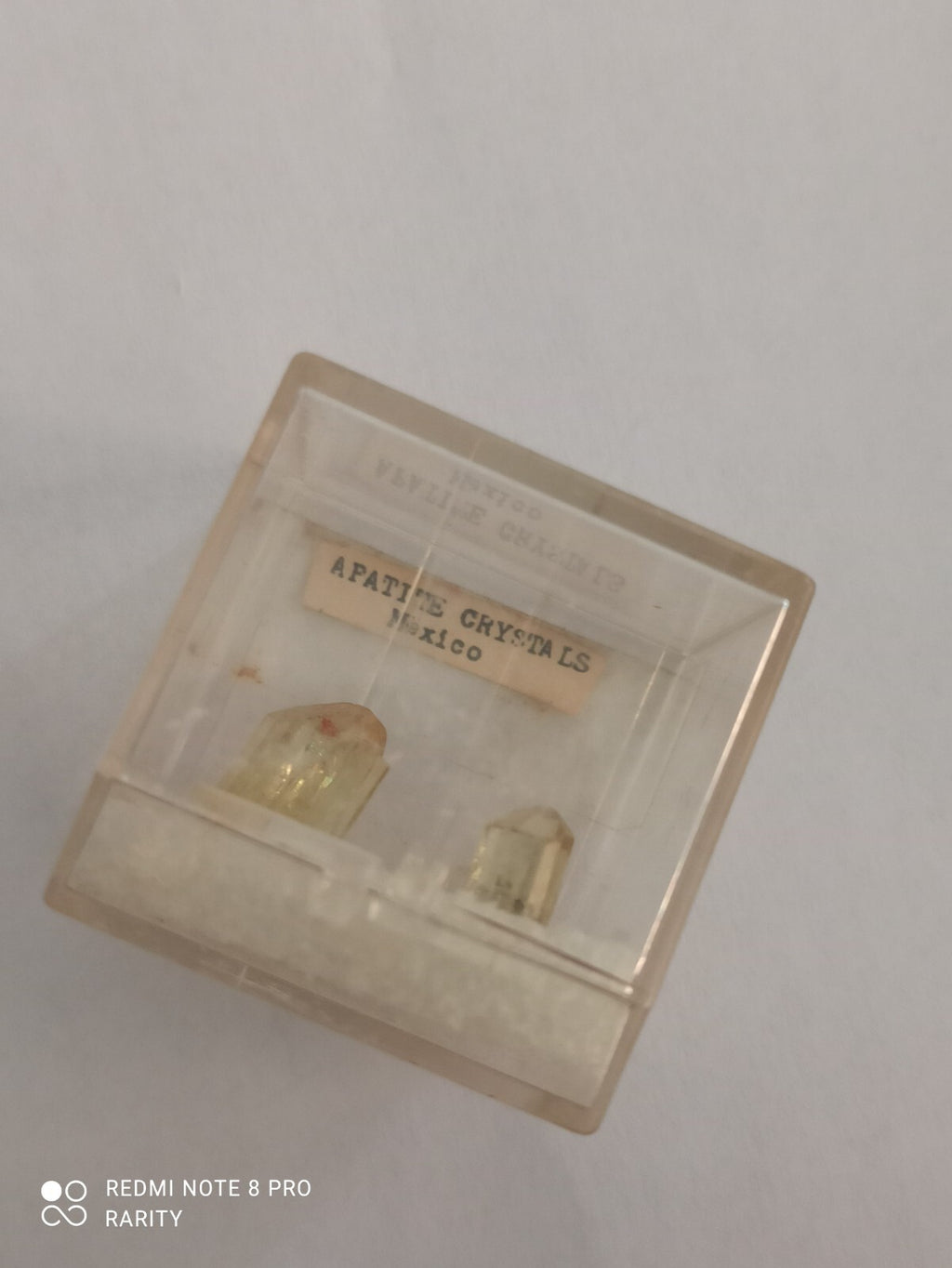 Apatite cristaux Mexique en boîte vitrine minéraux pierre naturelle