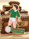 Pin's joueur football Sentheim émaillé ancien, badge vintage foot rare