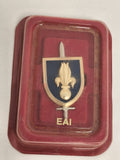 Insigne militaire EAI vintage blason épée fleur de lys, école armée française