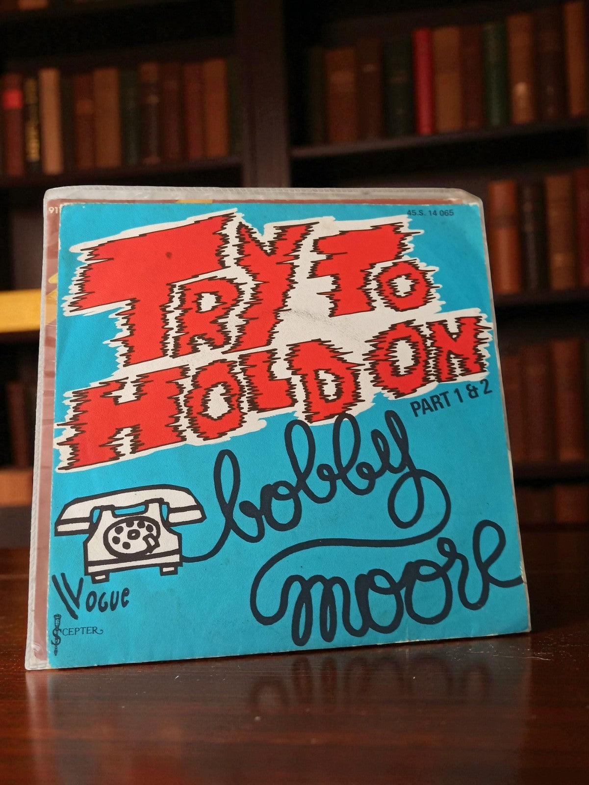 Disque vinyle 45 tours vintage Bobby Moore Try to Hold On Vogue rétro soul