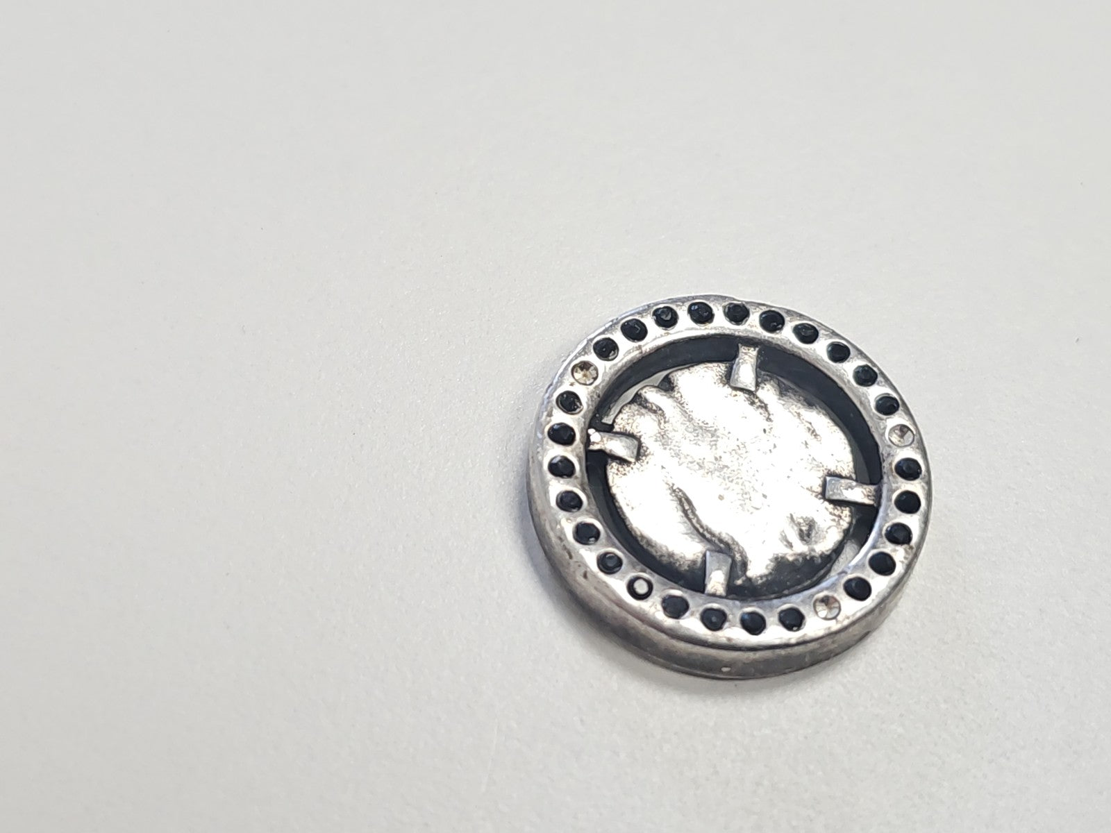 Vintage pendentif ou élément de bracelet Scooter Paris ancien collection rétro