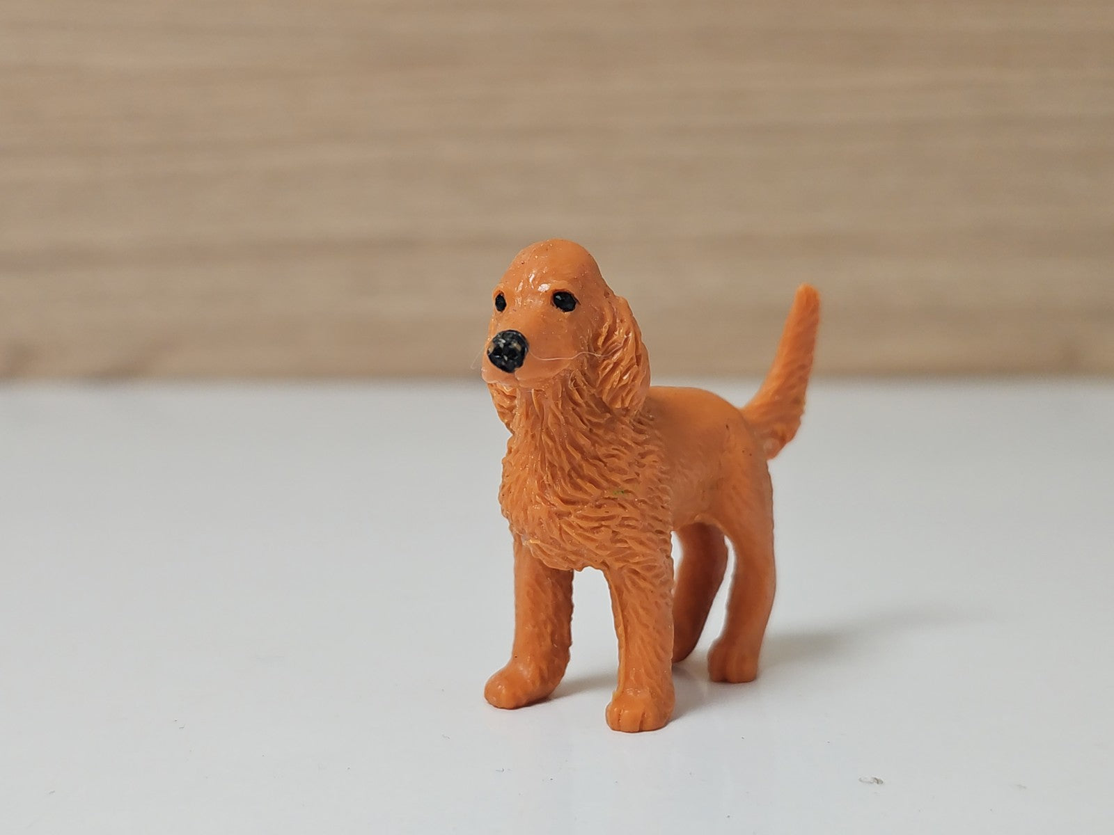 Alte Vintage-Hundefigur Dekofigur für Retro-Tiersammlung selten