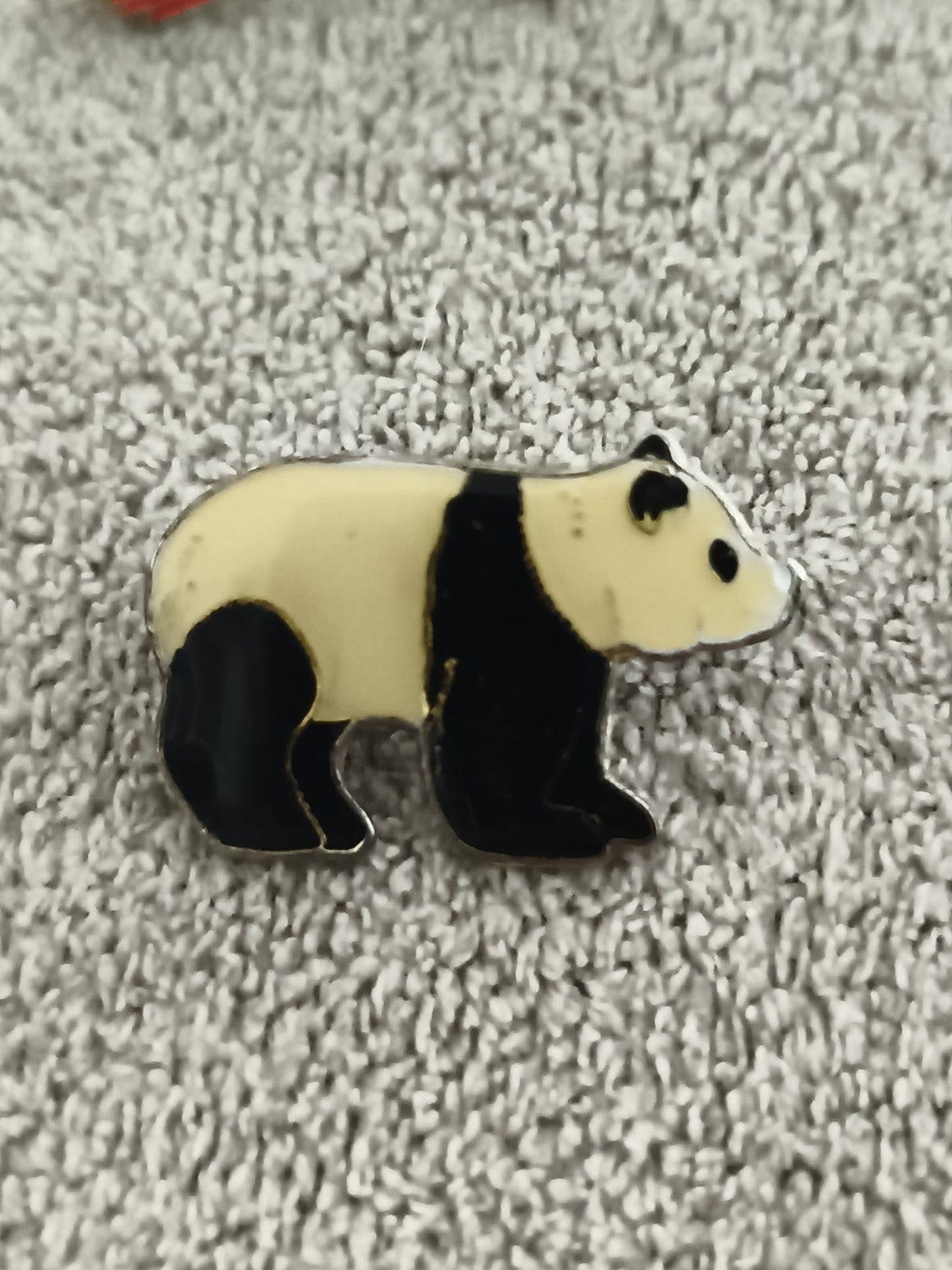 Pin's vintage panda émaillé noir blanc badge animal rétro (Ref 2)