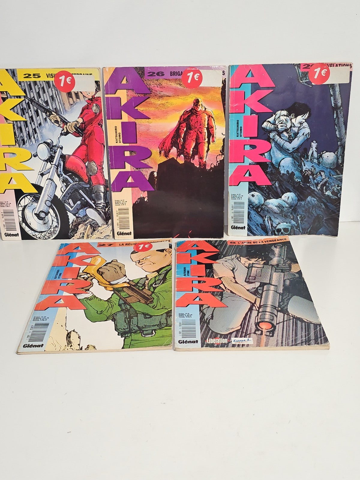 Lot mangas Akira anciens collection rétro, albums vintage pour amateurs et passi