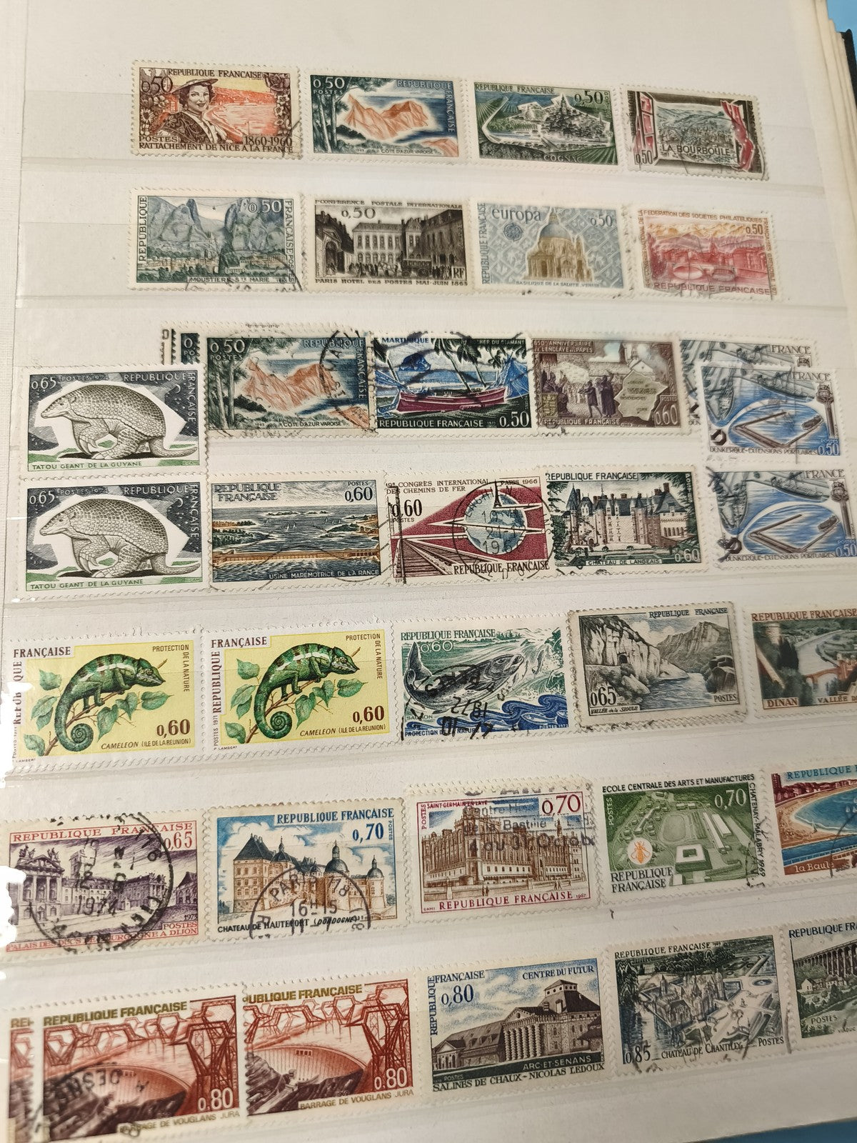 Lot anciens timbres oblitérés France paysages animaux monuments collection vinta