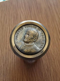 Matrice poinçon religieux vintage Joannes Paulus II Pape relief métal