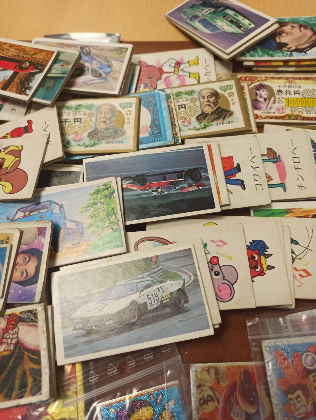 Lot Menko vintage Japon cartes illustrées foils, anime manga rétro
