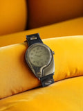 Montre vintage homme Yuanfa quartz rétro, boîtier asymétrique, bracelet noir