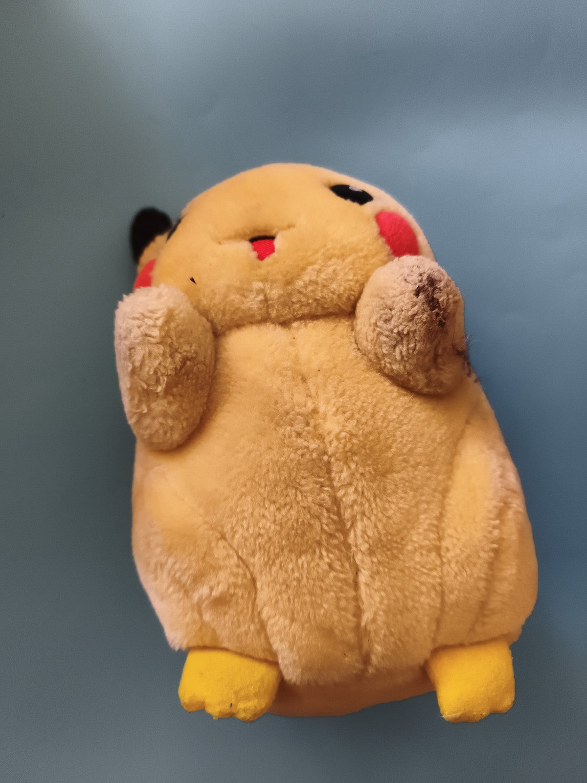 Peluche Pikachu vintage Nintendo jaune jouet ancien Pokémon peluche doudou