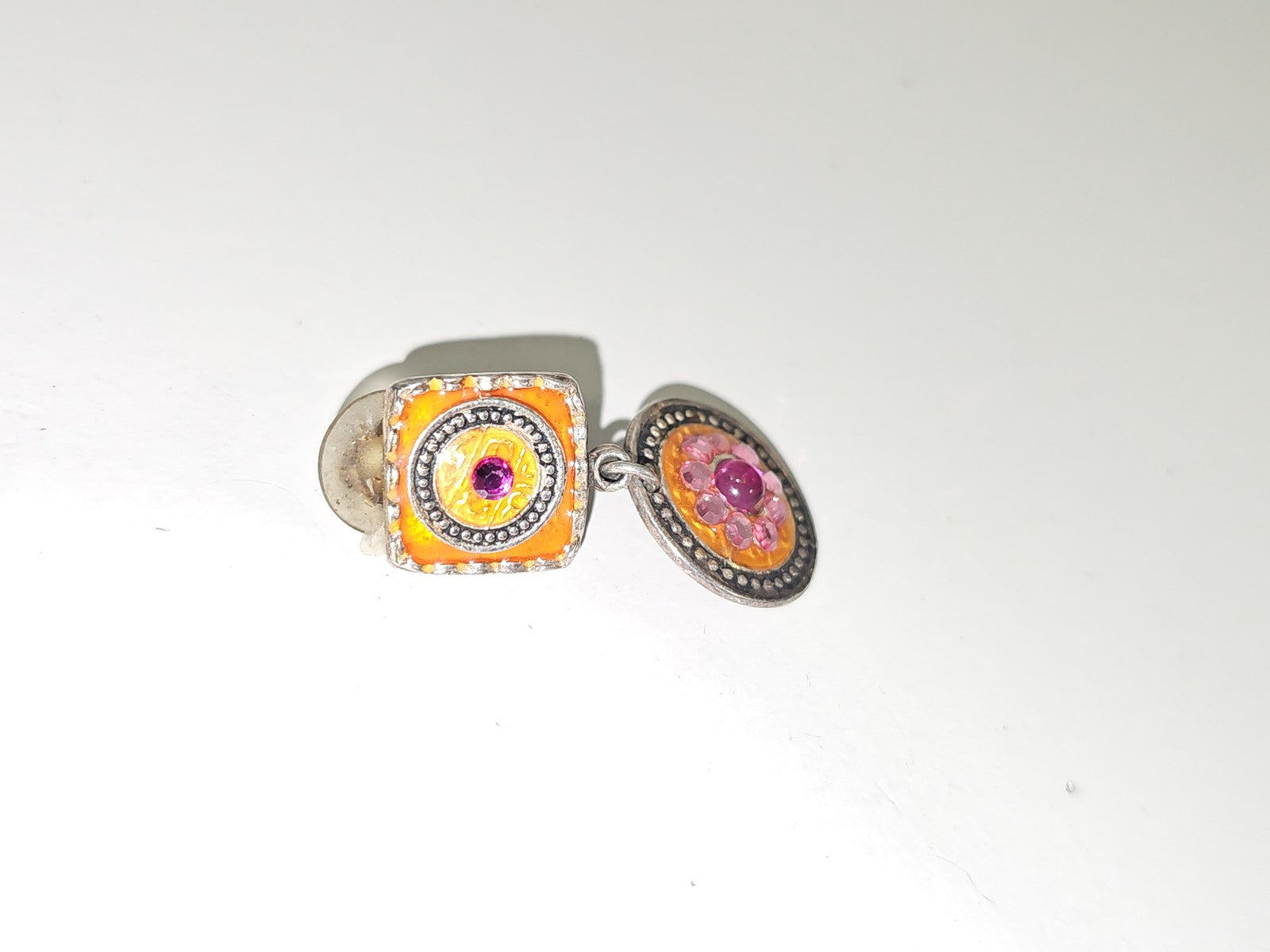 Boucle d?oreille ancienne orpheline Gas, vintage, bijou unique, collection