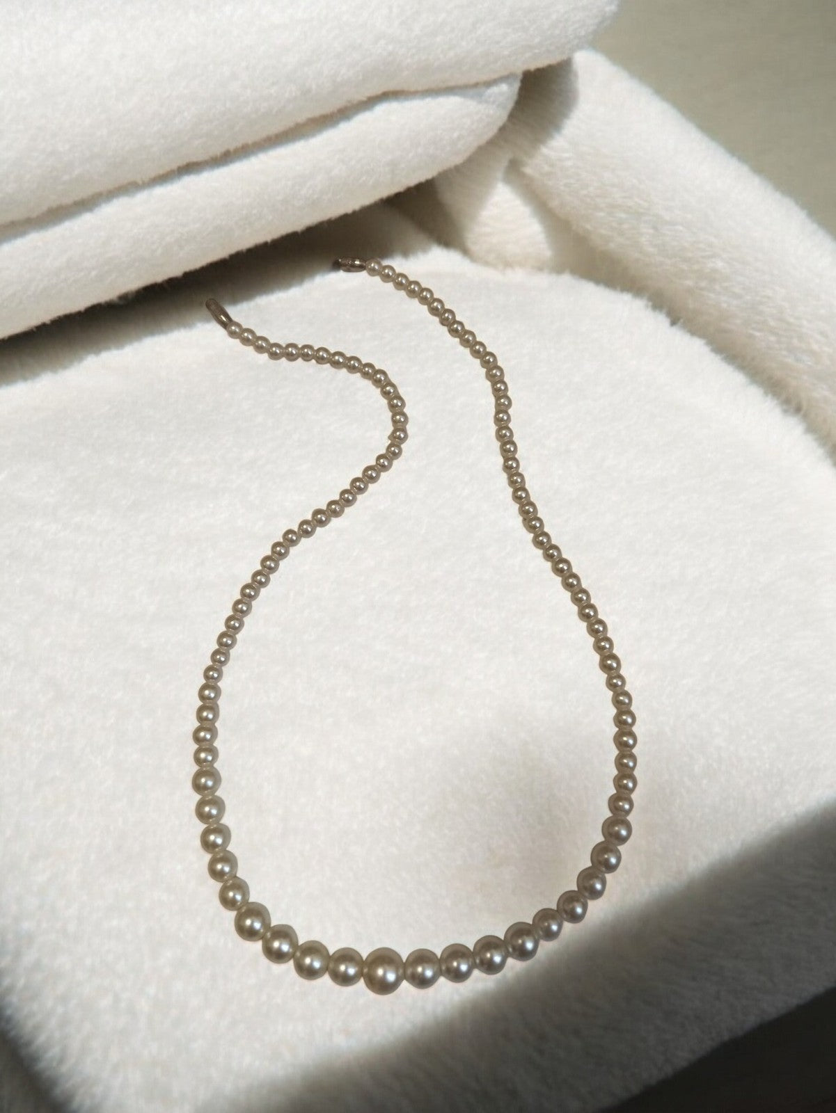 Collier perles fantaisie vintage, bijou ancien rétro, ton nacré élégant