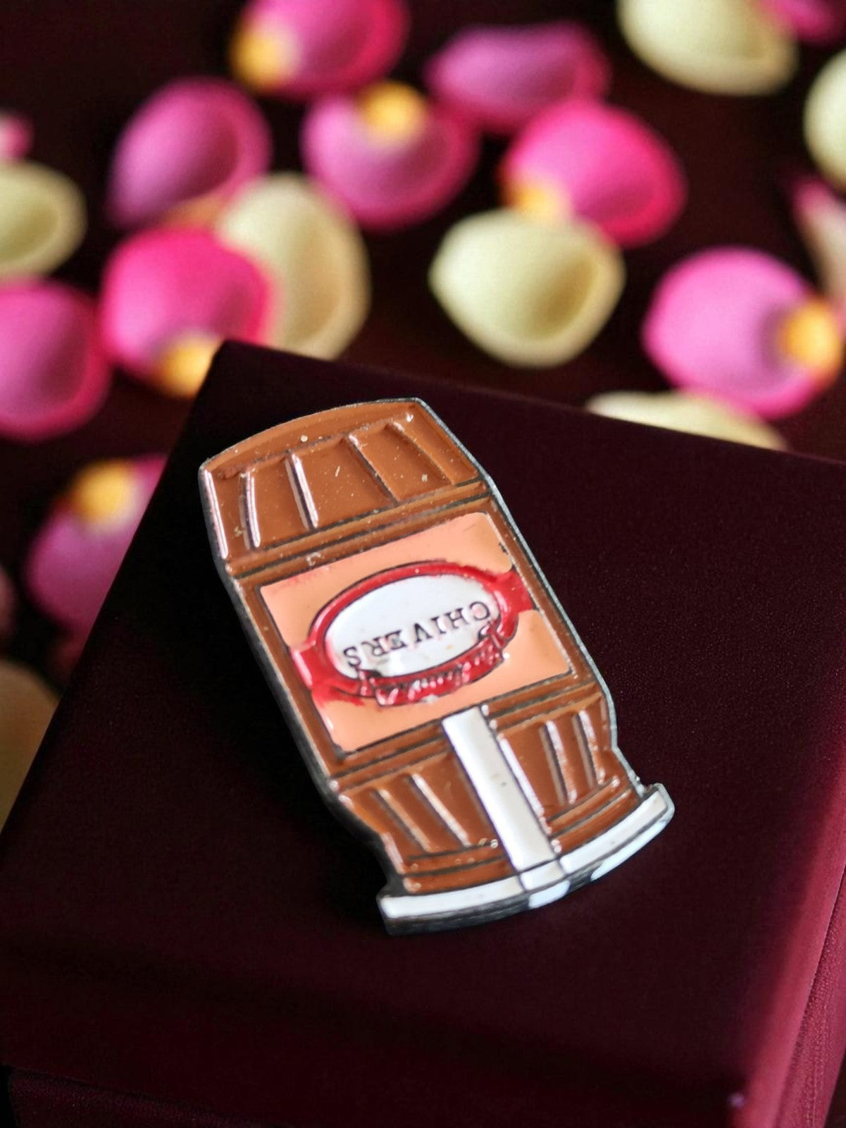 Pin's vintage CHIVAS Regal bouteille, édition limitée, publicitaire ancien