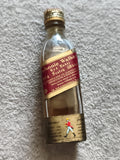 Mignonnette vintage Johnnie Walker Red Label partiellement pleine whisky