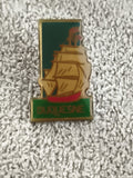 Pin's ancien DUQUESNE voilier doré fond vert vintage badge marine (Ref 9)