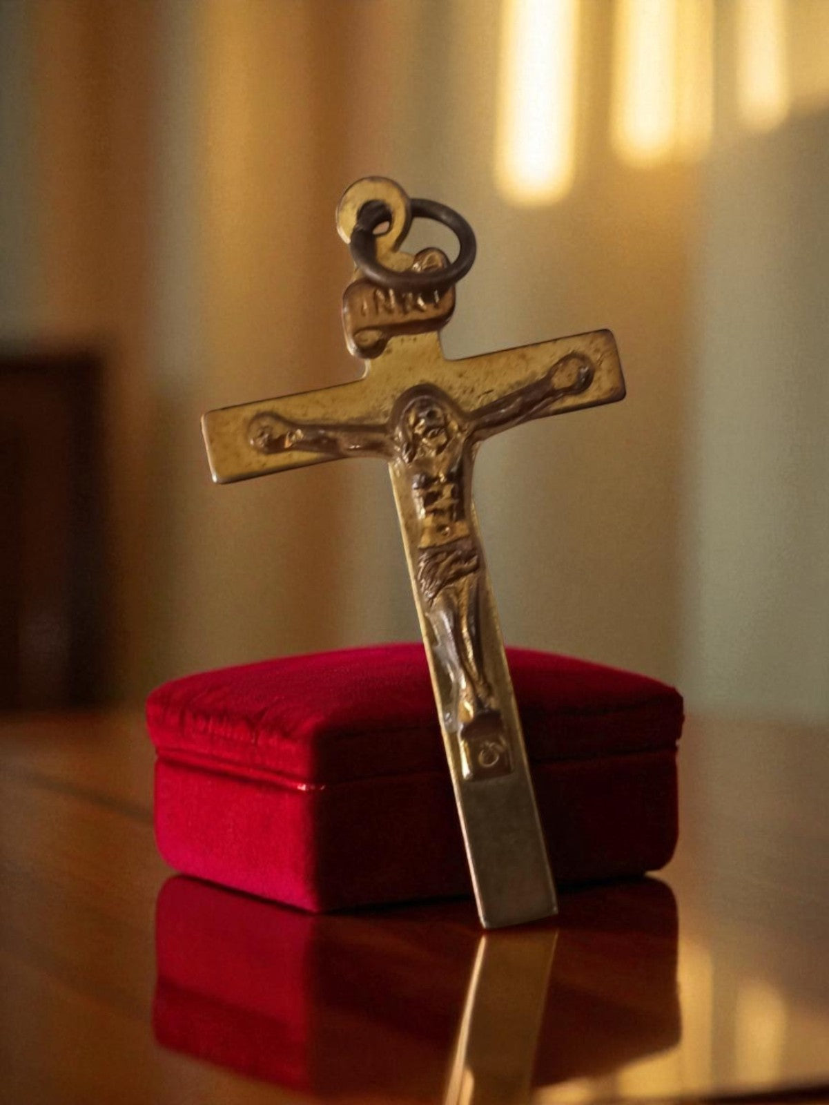 Crucifix catholique ancien vintage plaqué or, croix rétro religieux INRI