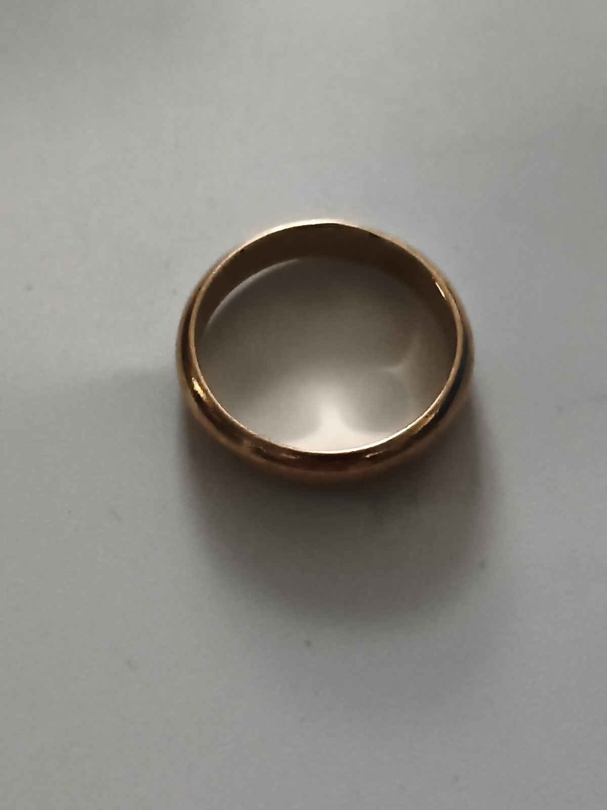 Bague ancienne anneau simple finition dorée vintage alliance rétro