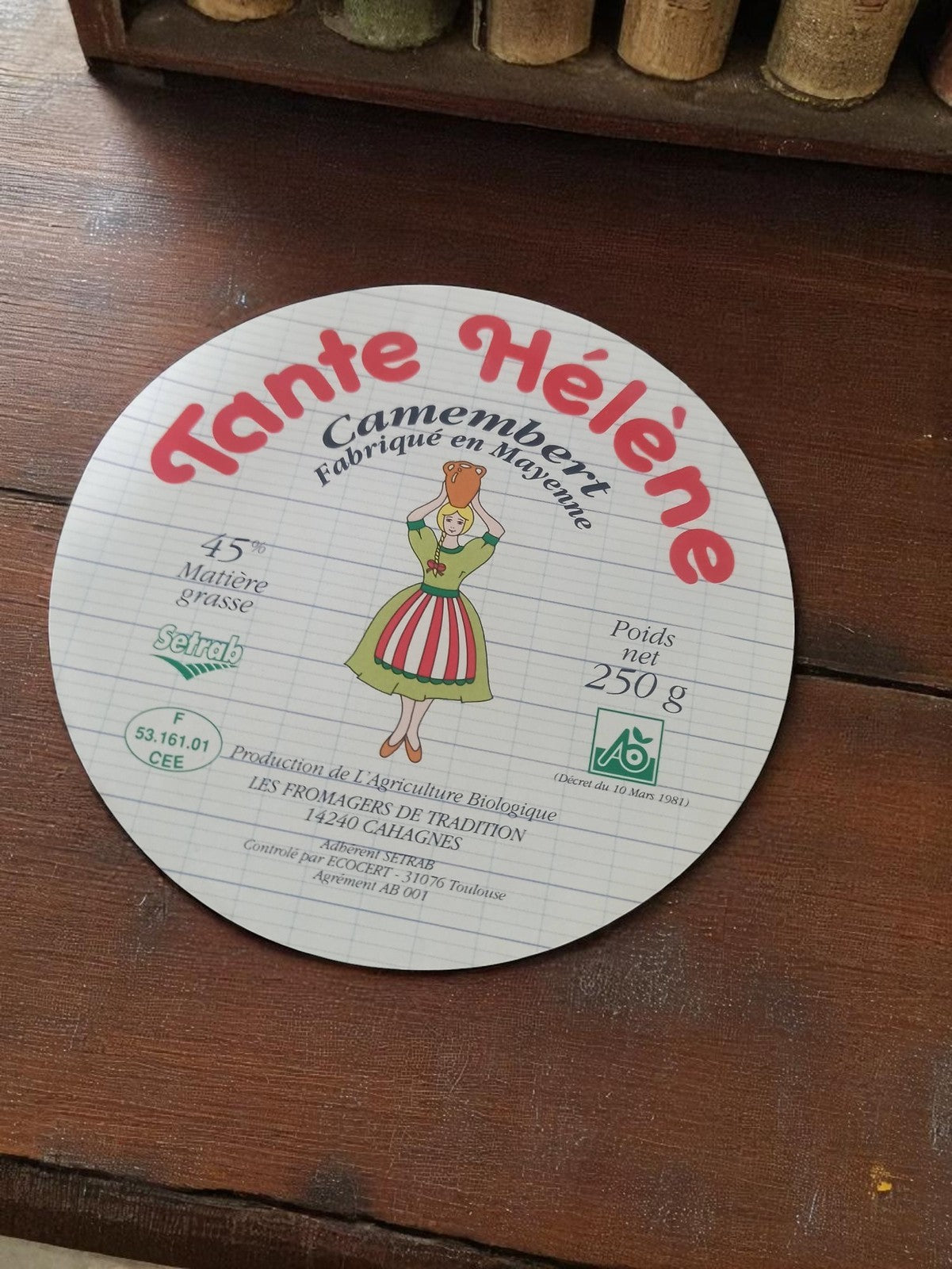 Étiquette fromagère vintage Tante Hélène Camembert France ancienne