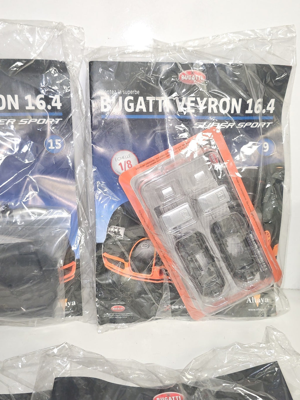 Bugatti Veyron 16.4 Super Sport lot fascicules + pièces 1:8 modèle neuf Bugatti