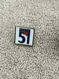 Pin's publicitaire Pastis 51 vintage, logo carré, badge ancien (Ref 1)