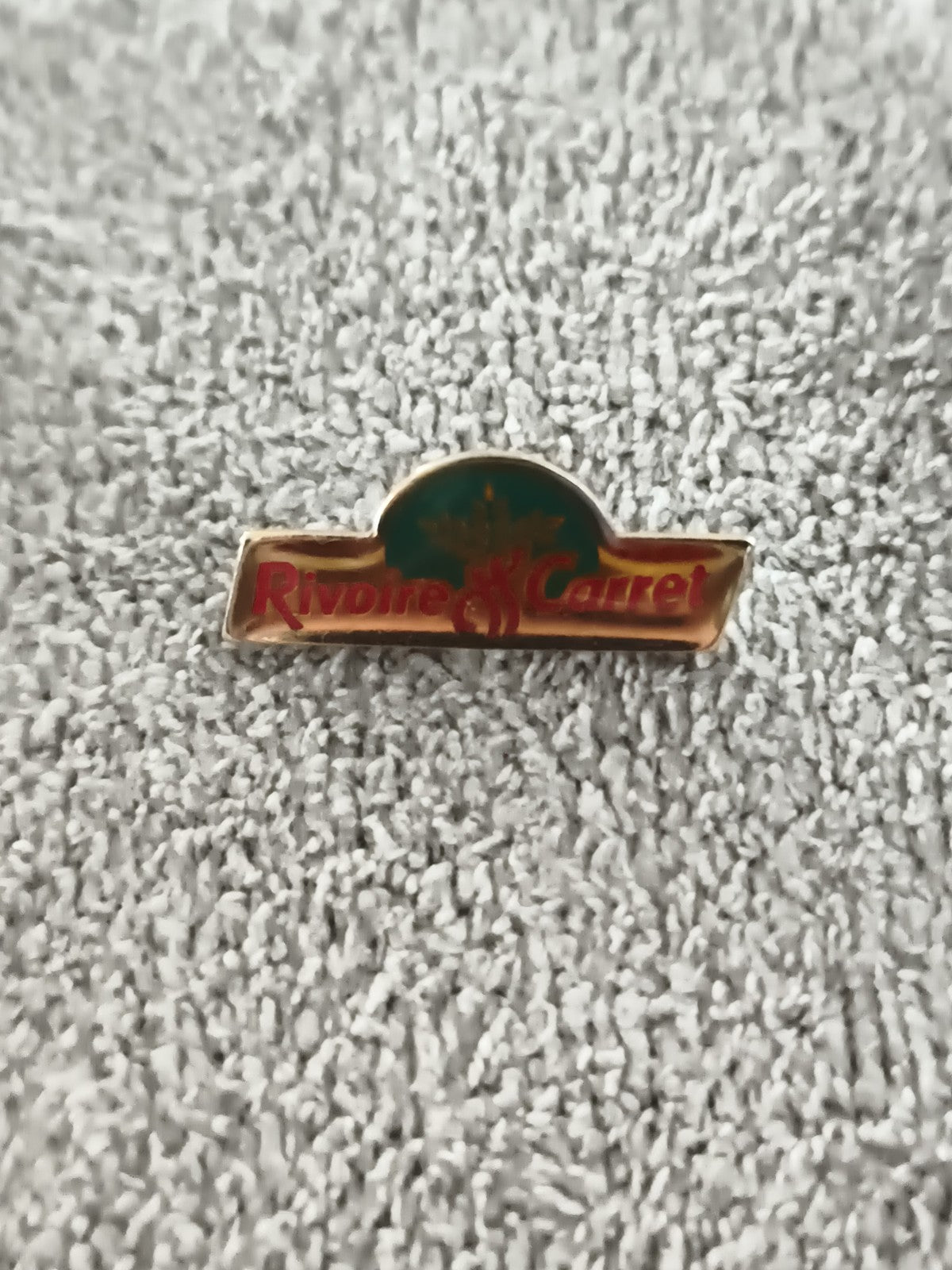 Pin's vintage Rivoire & Carret logo blé émaillé doré ancien pub (Ref 8)