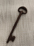 Grande clé ancienne de château, aspect forgé, patine rouillée, XIXe
