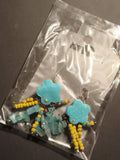 Paire boucles d’oreilles vintage fleurs bleu turquoise perles deadstock années 8