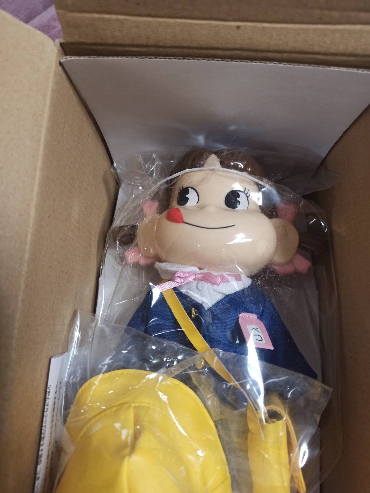 Figurine vintage Peko-chan Fujiya japonaise avec boîte d?origine, tenue bleue