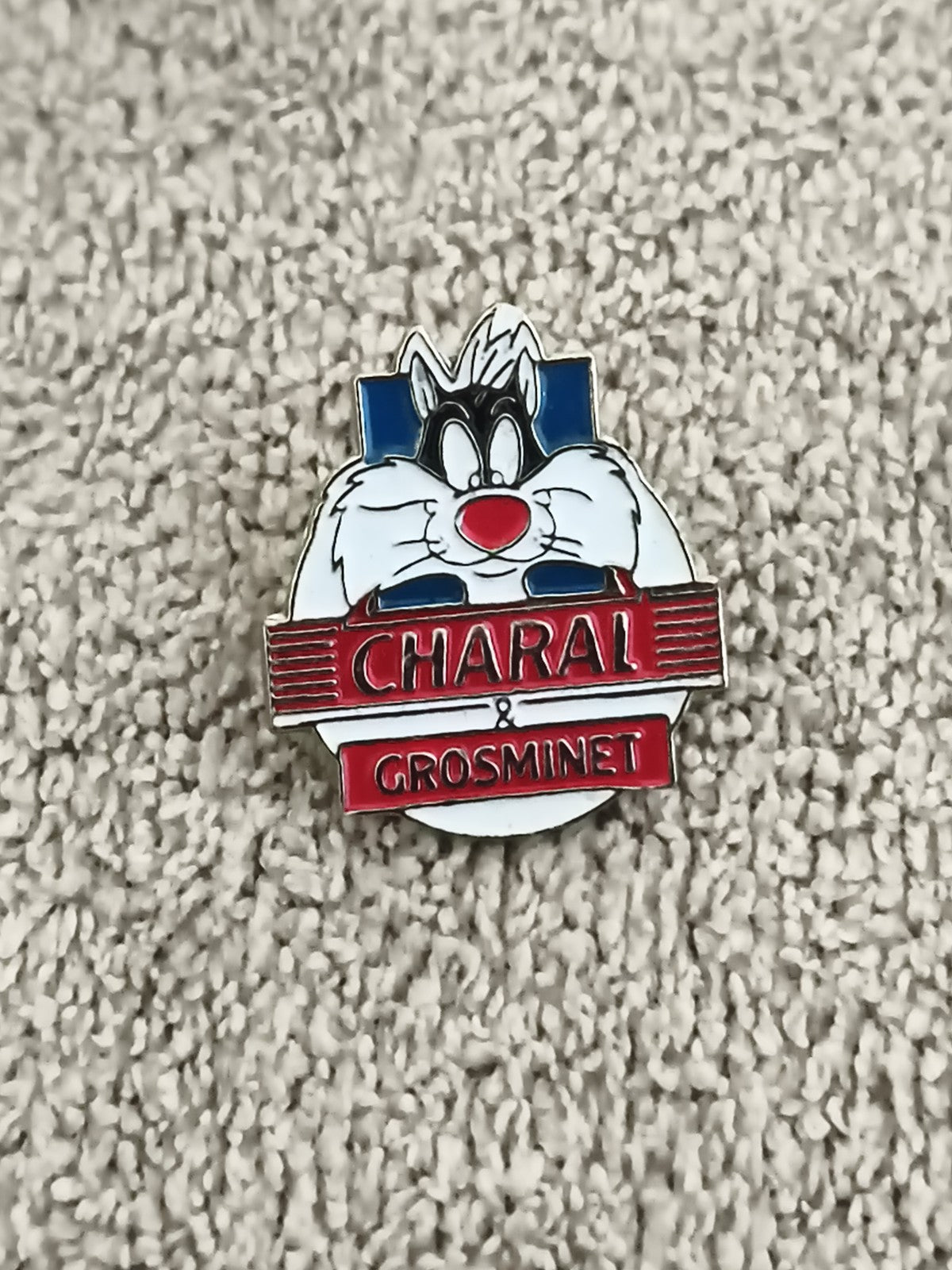 Pin's vintage Charal Grosminet Looney Tunes badge ancien publicité