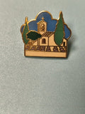 Vintage pin's église émaillé, motif clocher, collection badge ancien