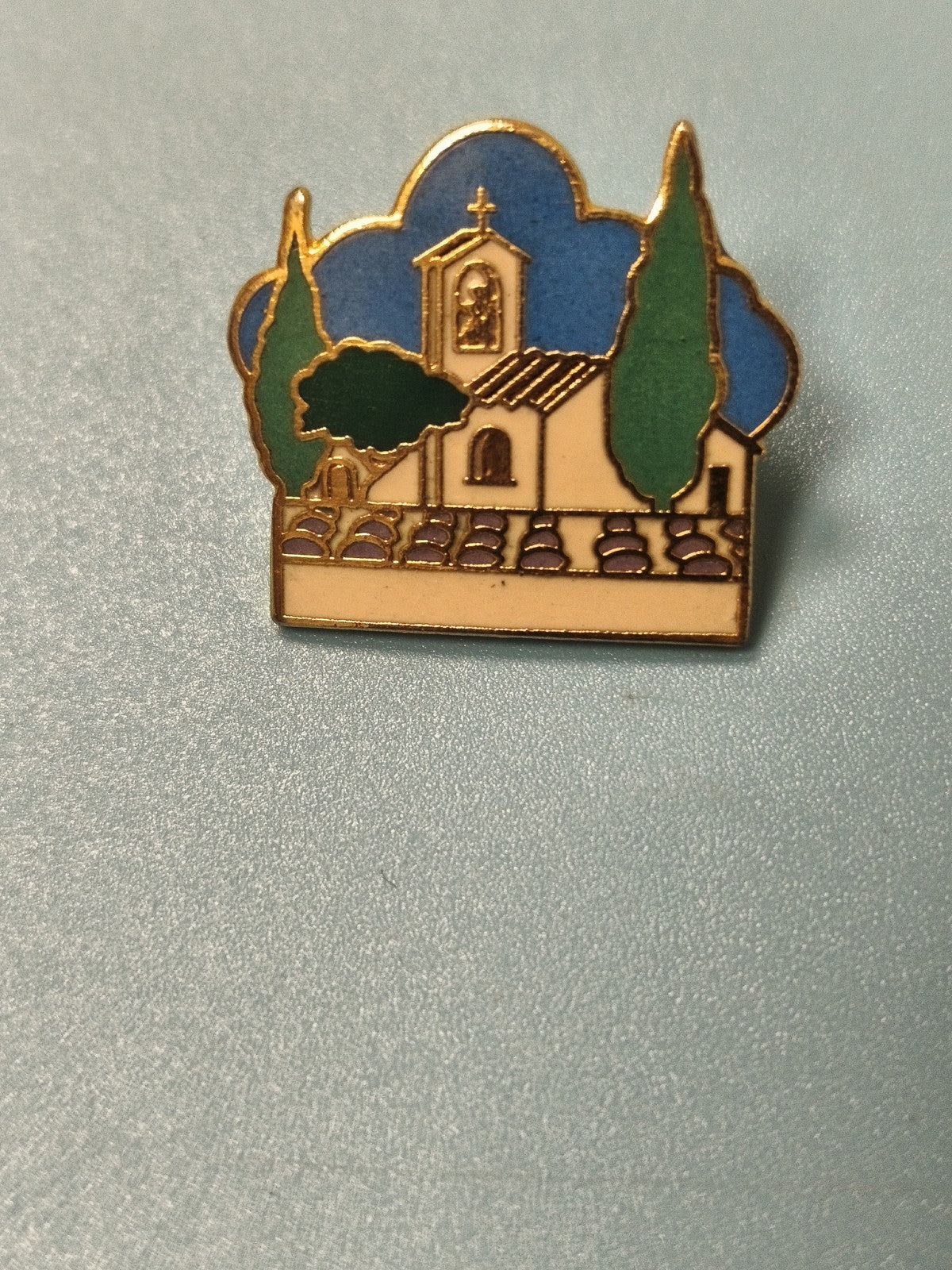 Vintage pin's église émaillé, motif clocher, collection badge ancien