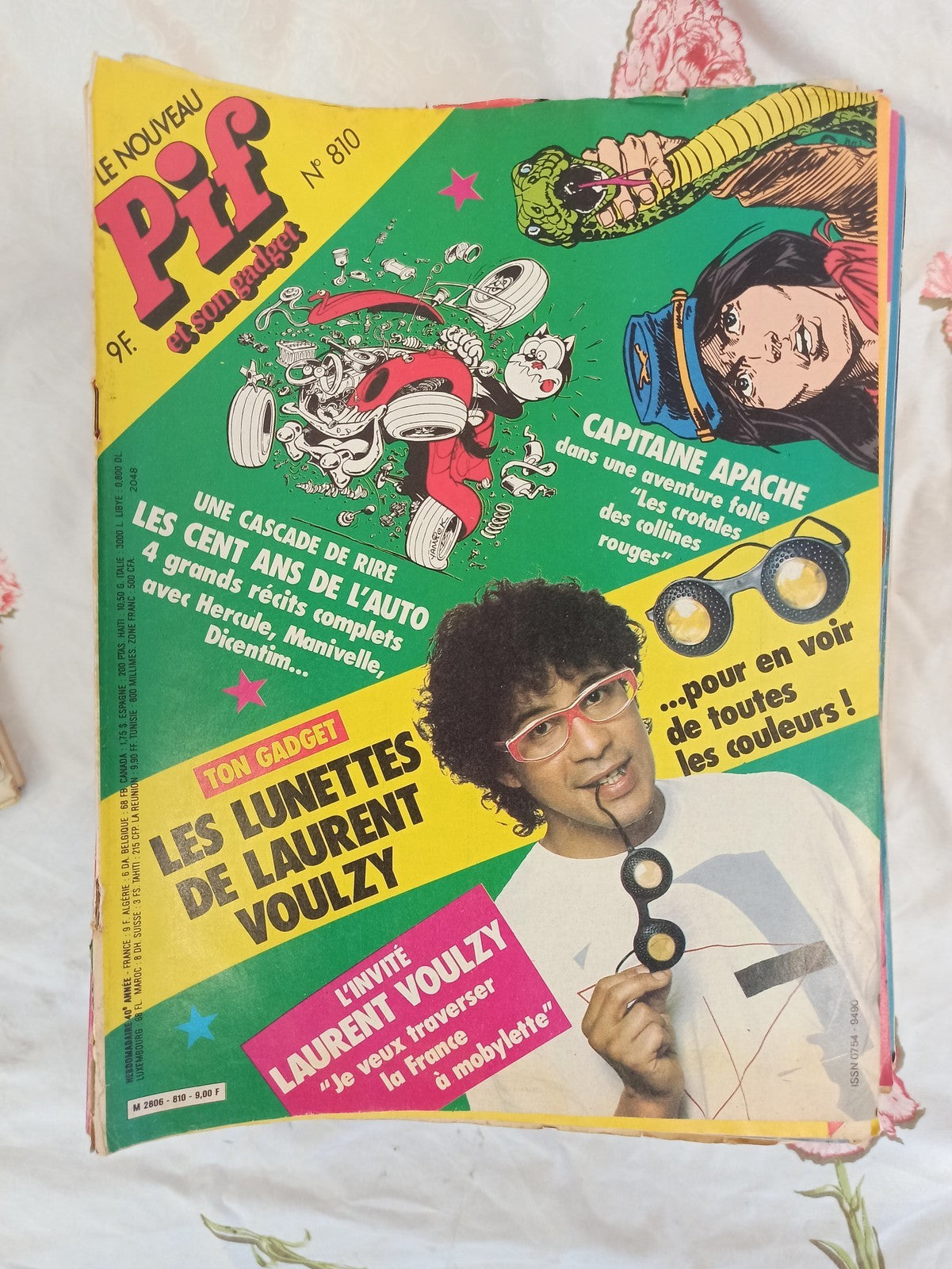 Magazine Pif Gadget n°810 vintage années 80 avec gadget lunettes Laurent Voulzy