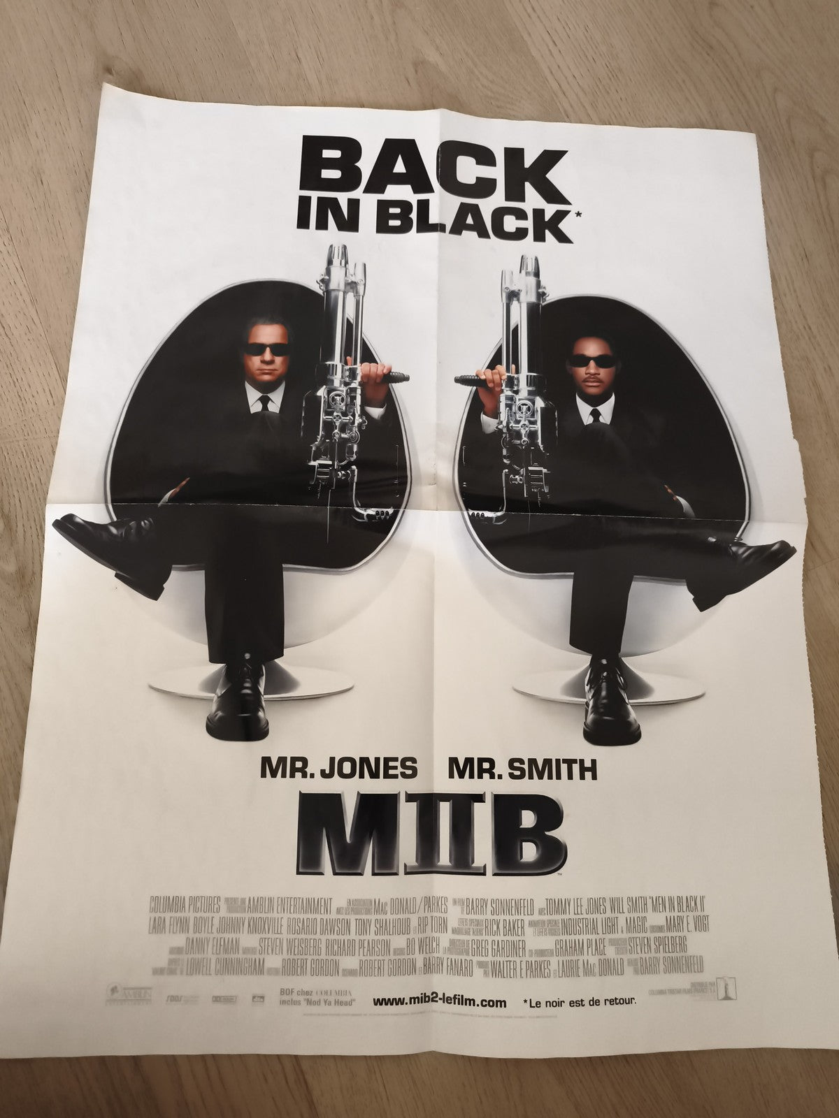 Poster film Men in Black II MIB 2 cinéma Back in Black Will Smith Jones
