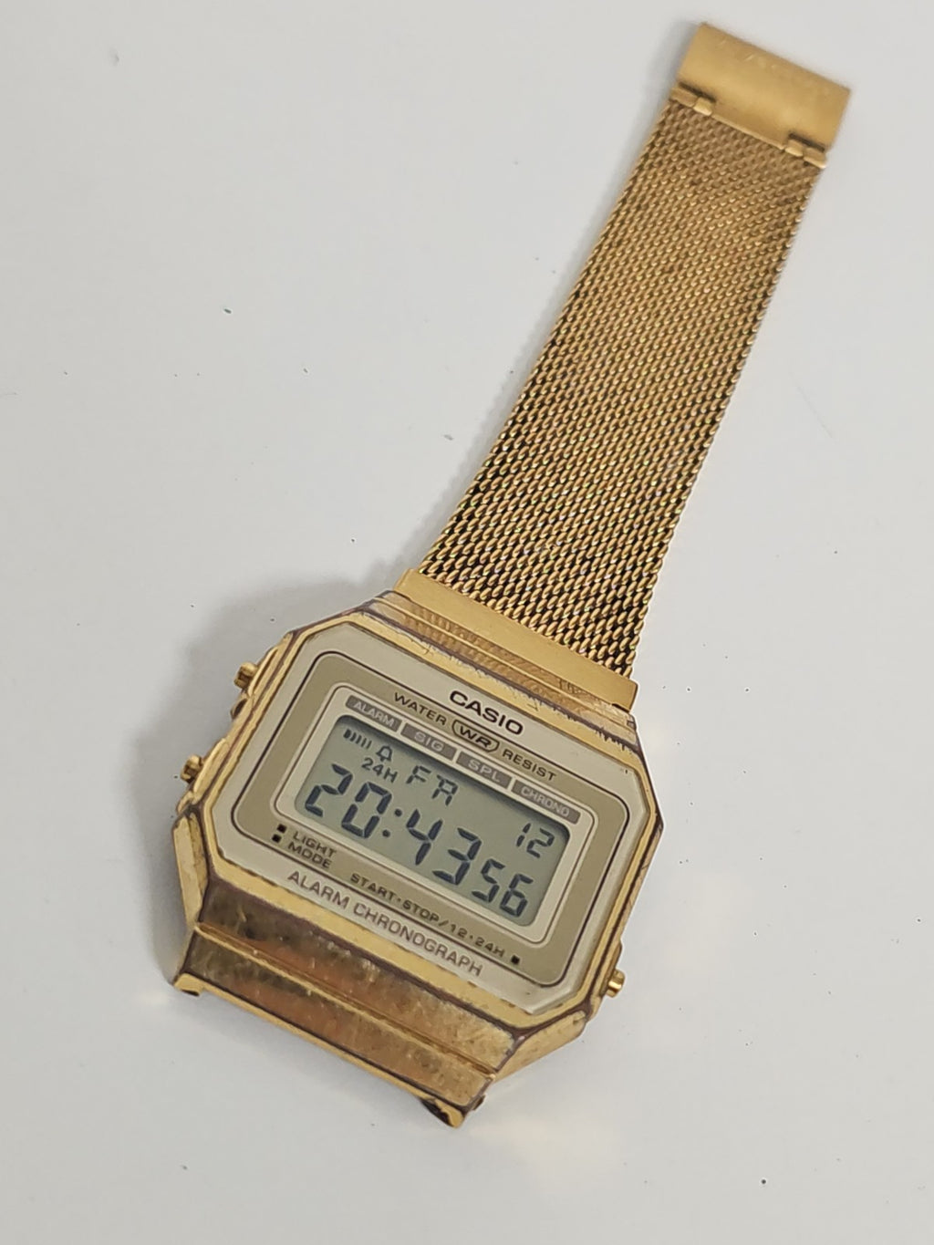 Montre Casio femme A700WE vintage réédition rétro, ancien modèle fonctionnel