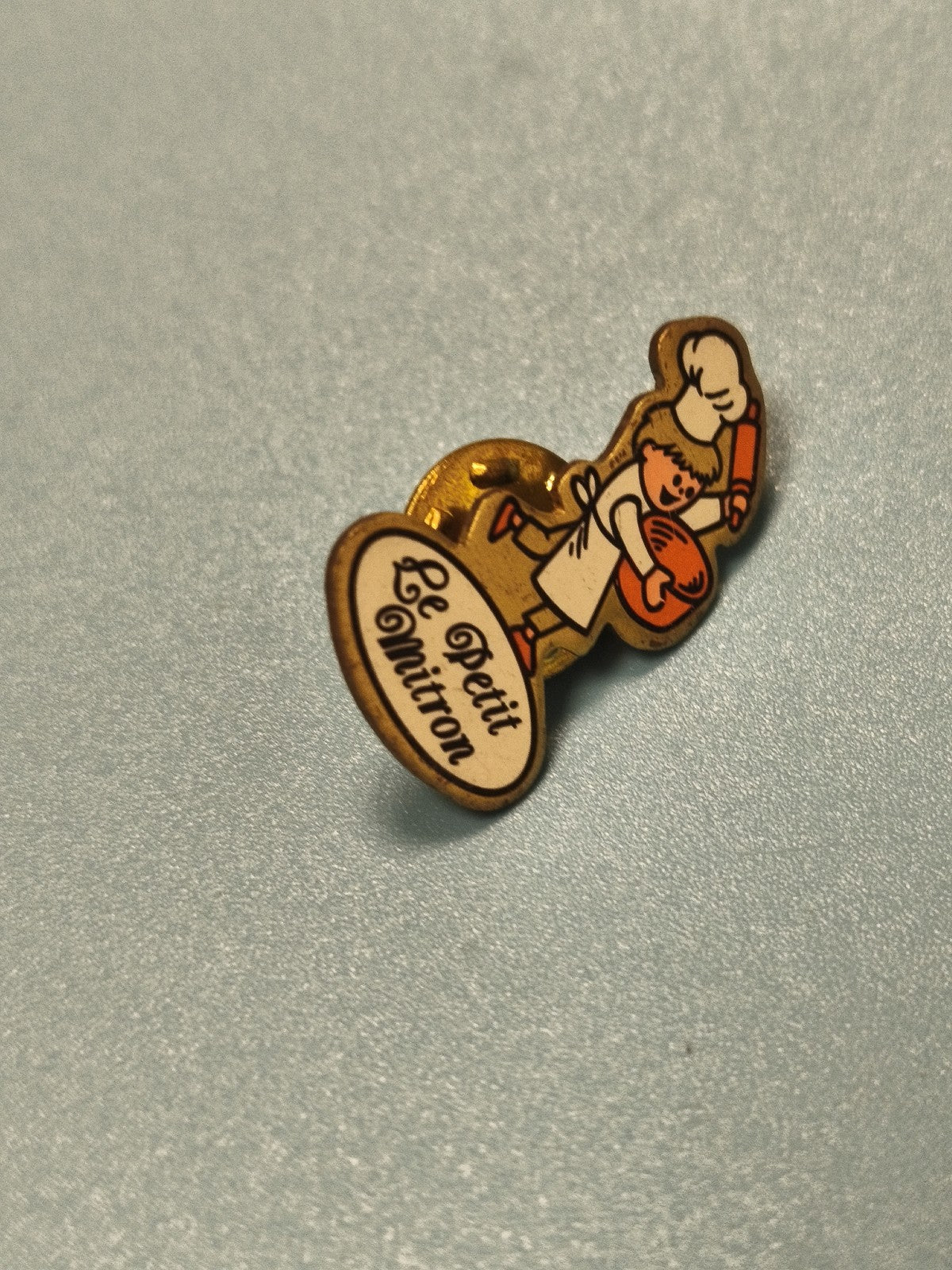 Vintage pin's Le Petit Mitron boulanger pâtissier émaillé collection cuisine