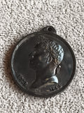 Médaille ancienne profil empereur 1769-1821, patine foncée, époque Napoléon