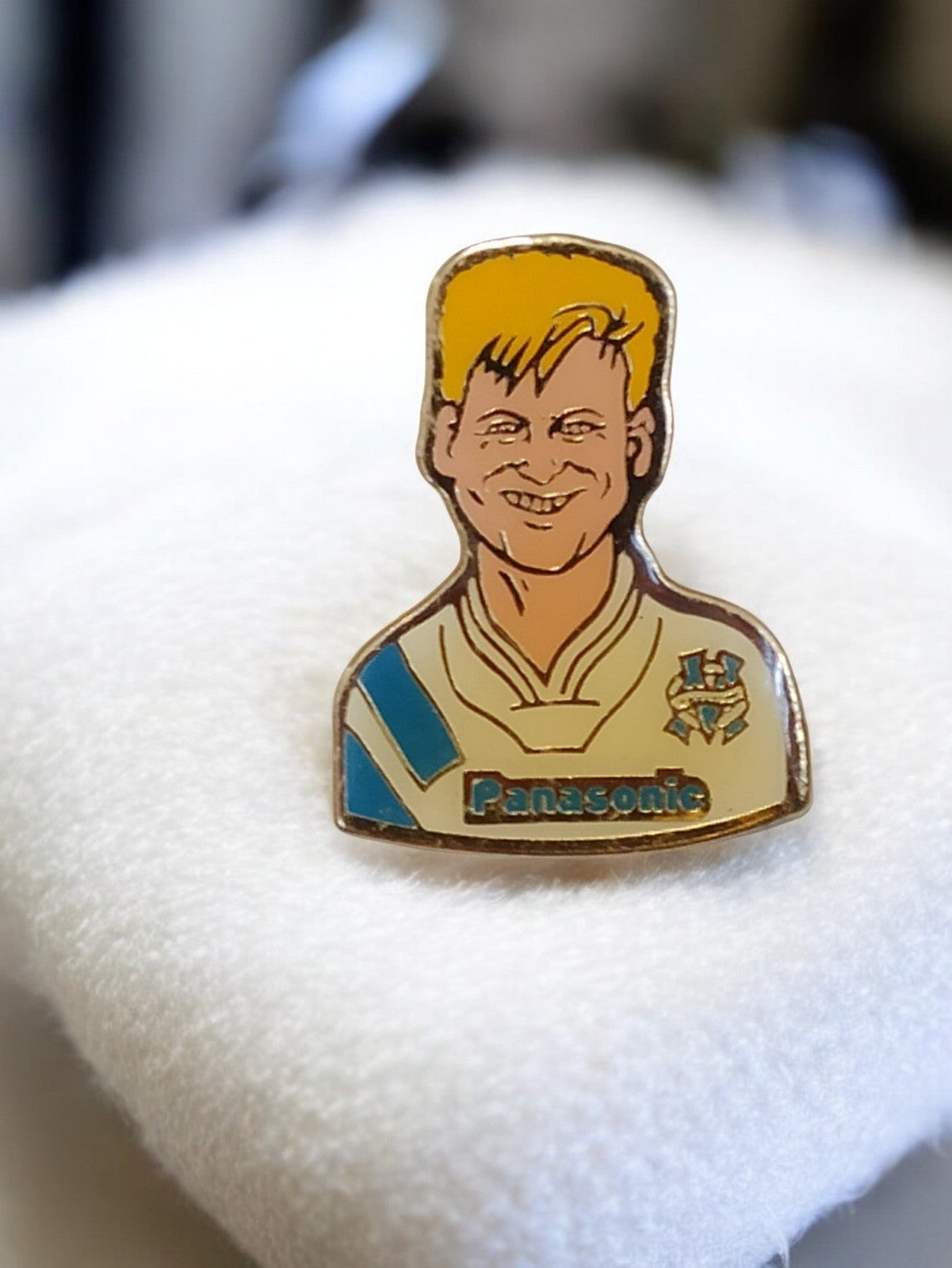 Pin's vintage joueur OM Panasonic badge ancien Olympique Marseille football rétr