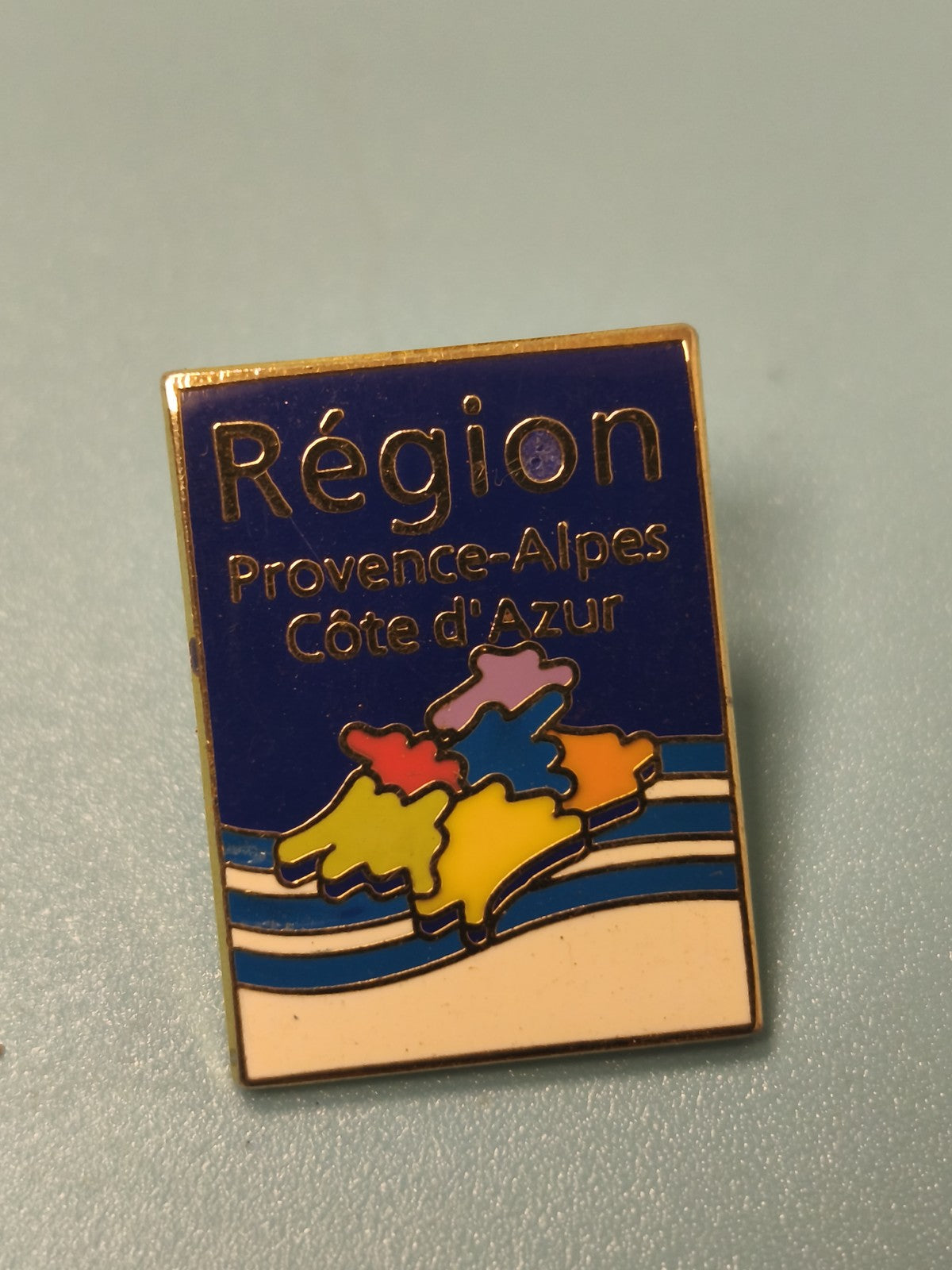 Pin's vintage Région PACA Provence-Alpes-Côte d?Azur émaillé carte couleur