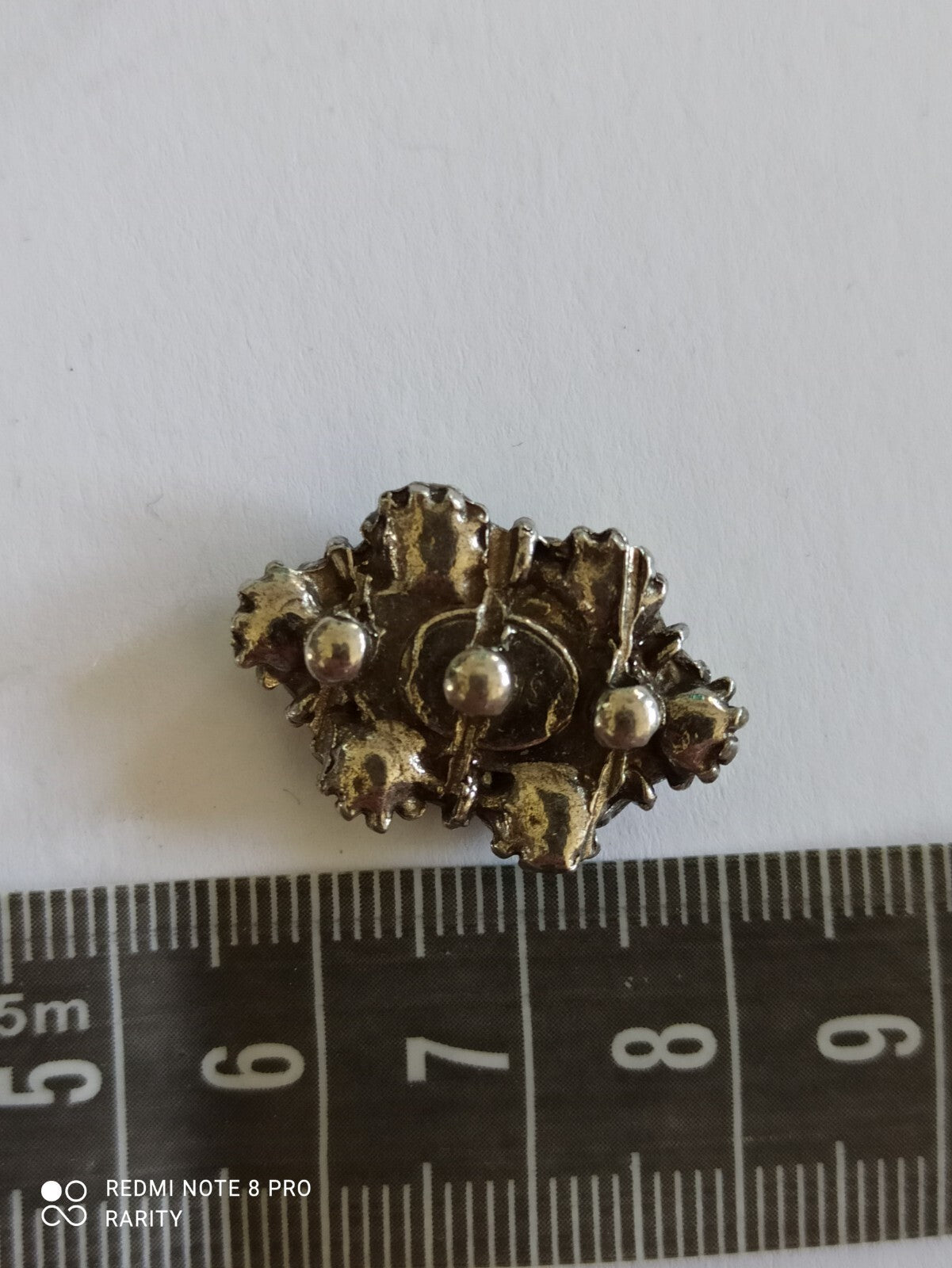 Broche vintage œil orange strass verts style 80s bijou fantaisie rétro