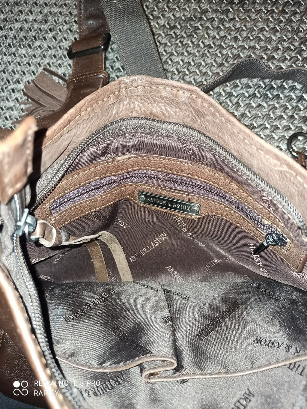 Sac bandoulière femme Arthur & Aston cuir marron, style élégant bohème