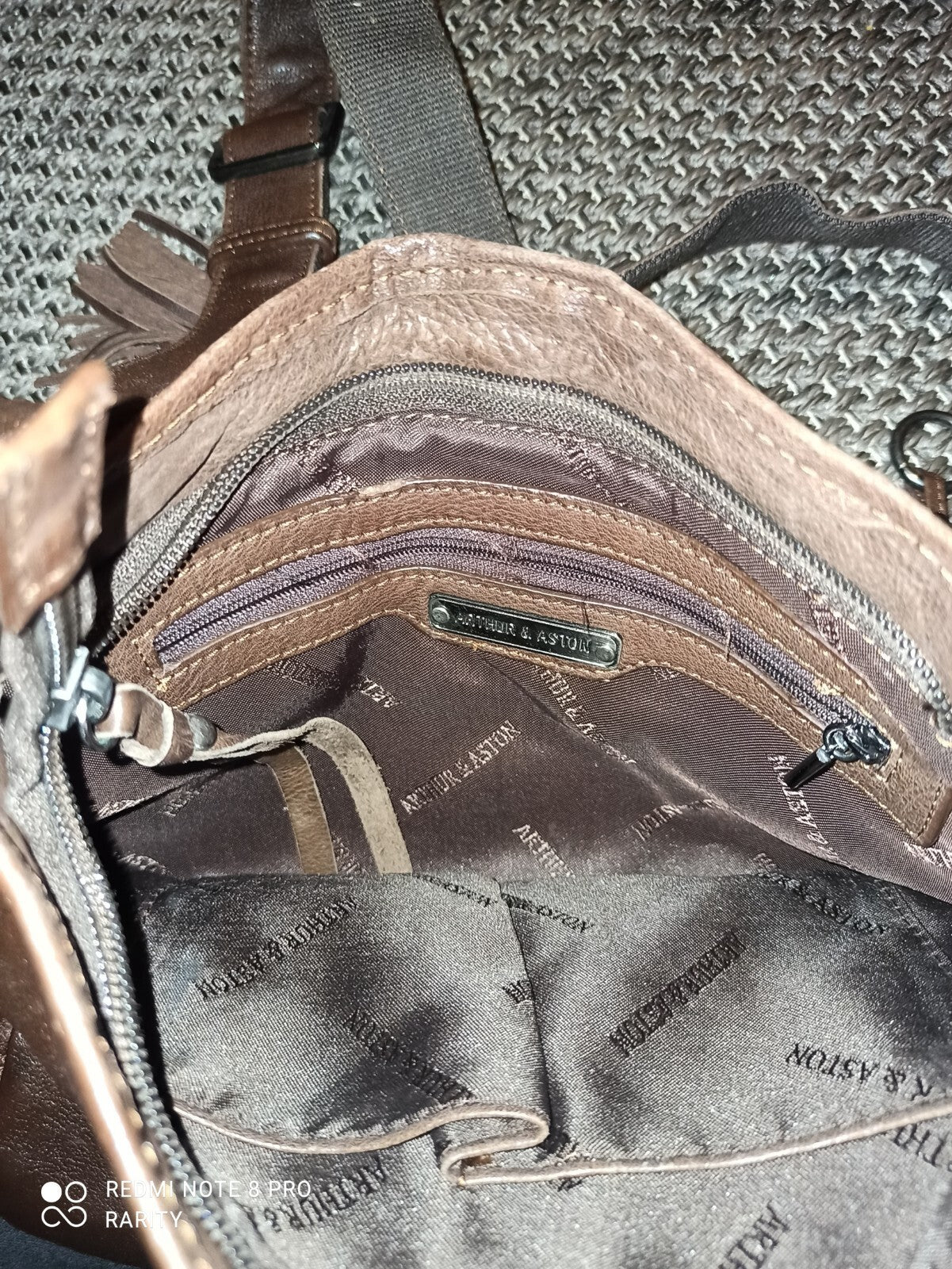 Sac bandoulière femme Arthur & Aston cuir marron, style élégant bohème