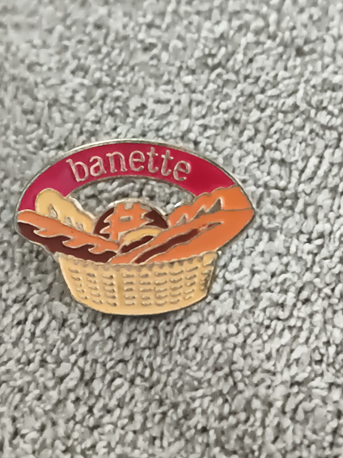Pin's vintage Banette panier baguettes boulangerie émaillé années 90 (Ref 9)