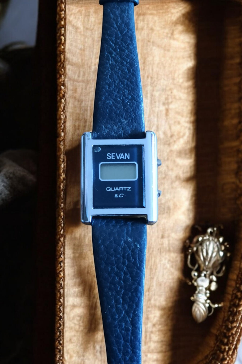 Montre Vintage Sevan Quartz - Design Unique - Pile à Changer