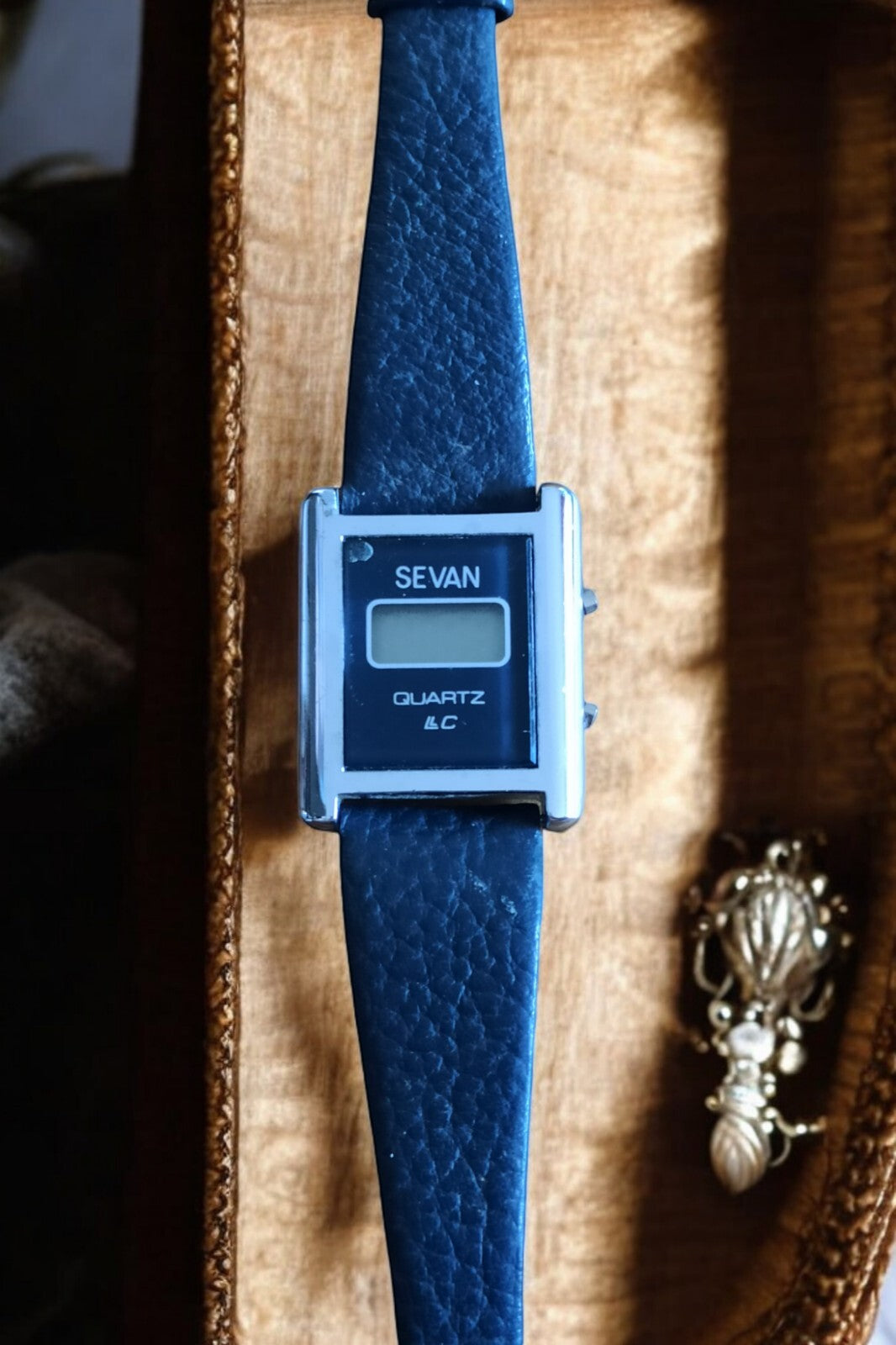 Montre Vintage Sevan Quartz - Design Unique - Pile à Changer