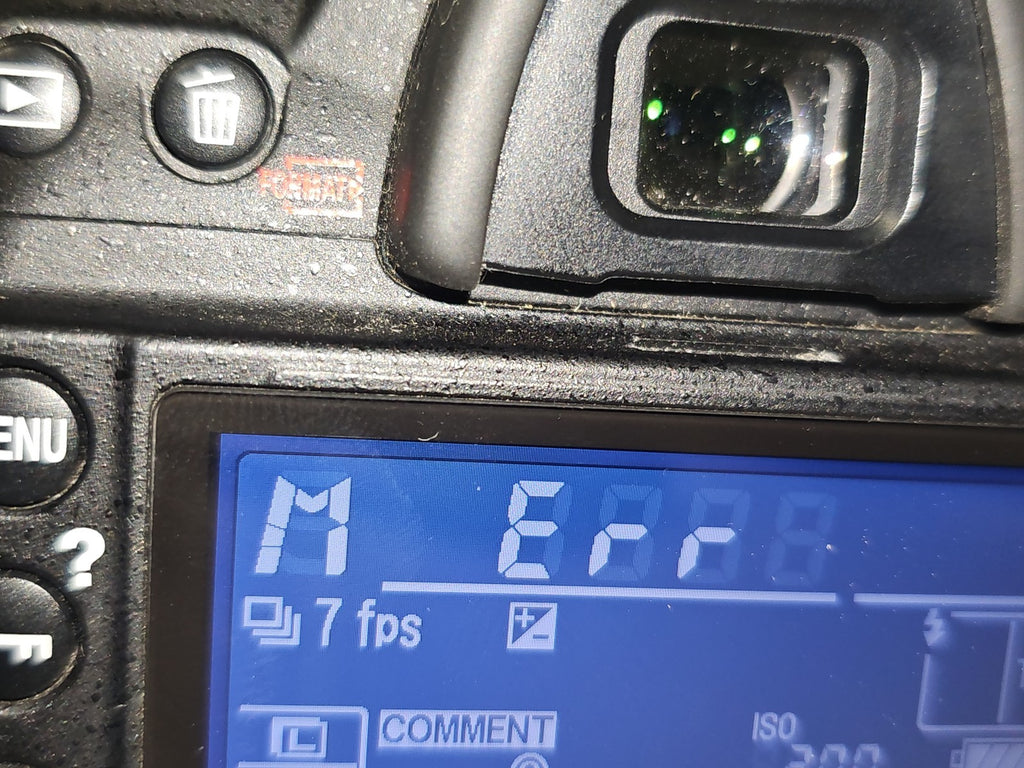 Nikon D300s Reflex numérique en panne (ERR) vendu sans batterie ni chargeur