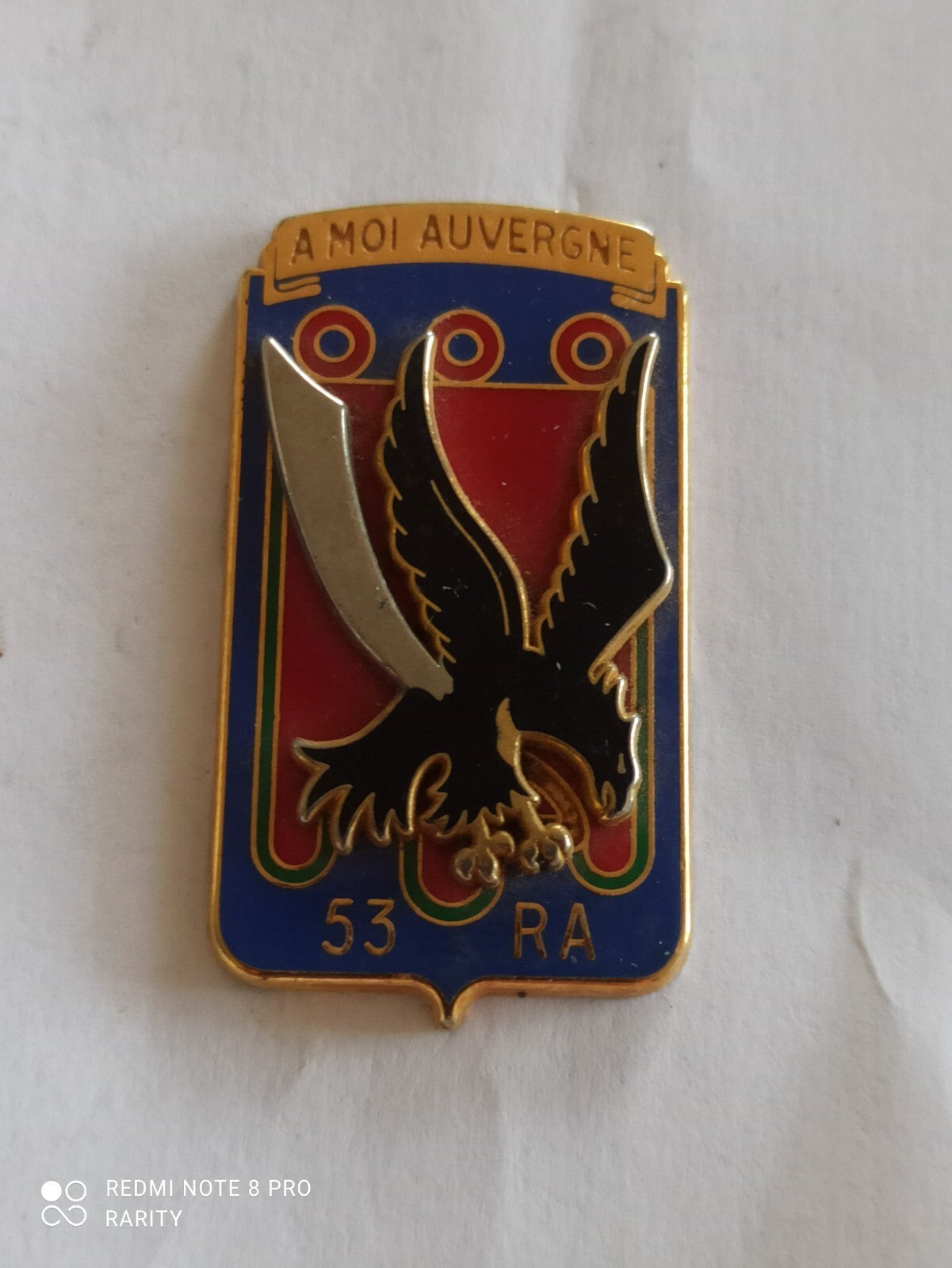 Insigne militaire 53e RA A Moi Auvergne émail blason régiment armée française