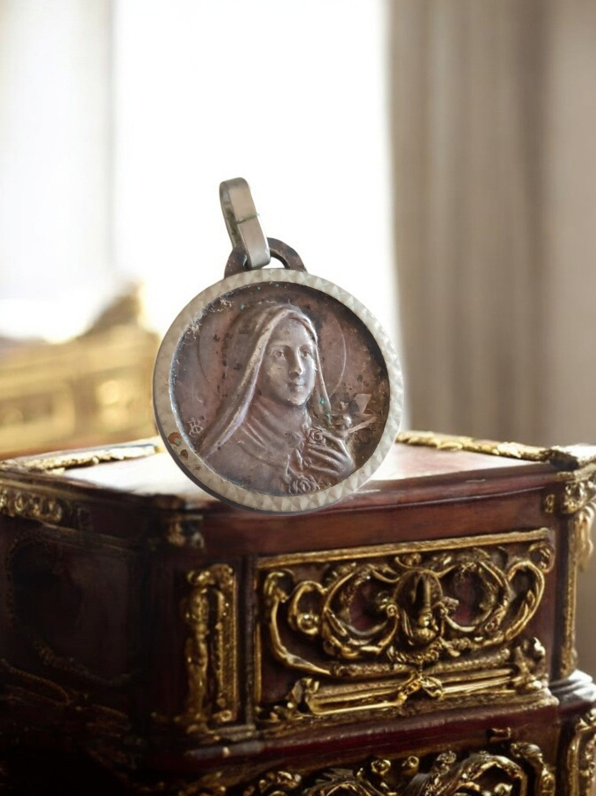 Pendentif religieux ancien catholique en métal, médaillon rond, portrait de sain