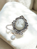 Pendentif camée rétro vintage, bijou fantaisie médaillon femme perle blanche